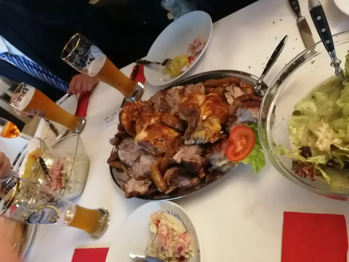 诺托之夜：客户与经销商的夜间酒会